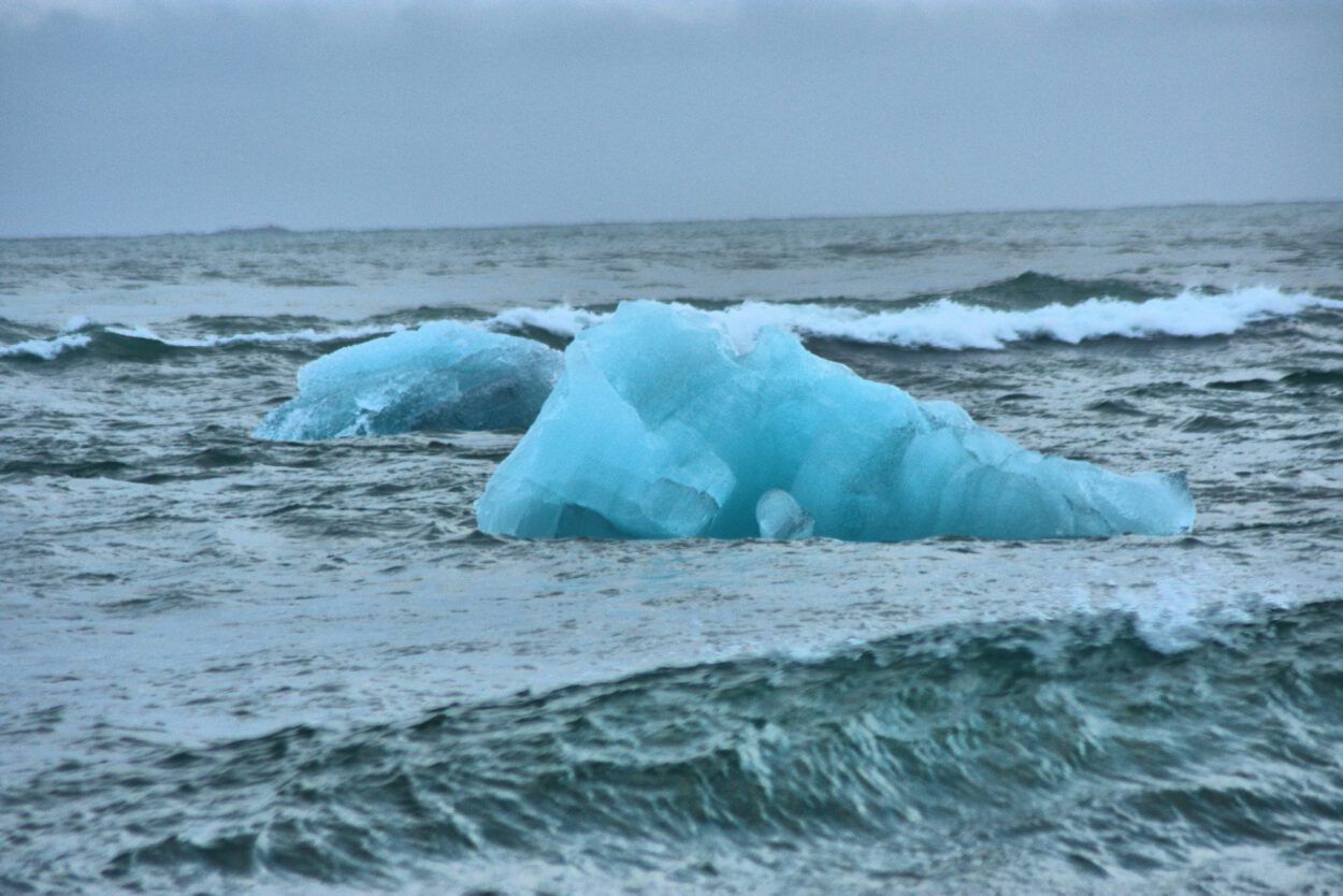 Eis und Wellen