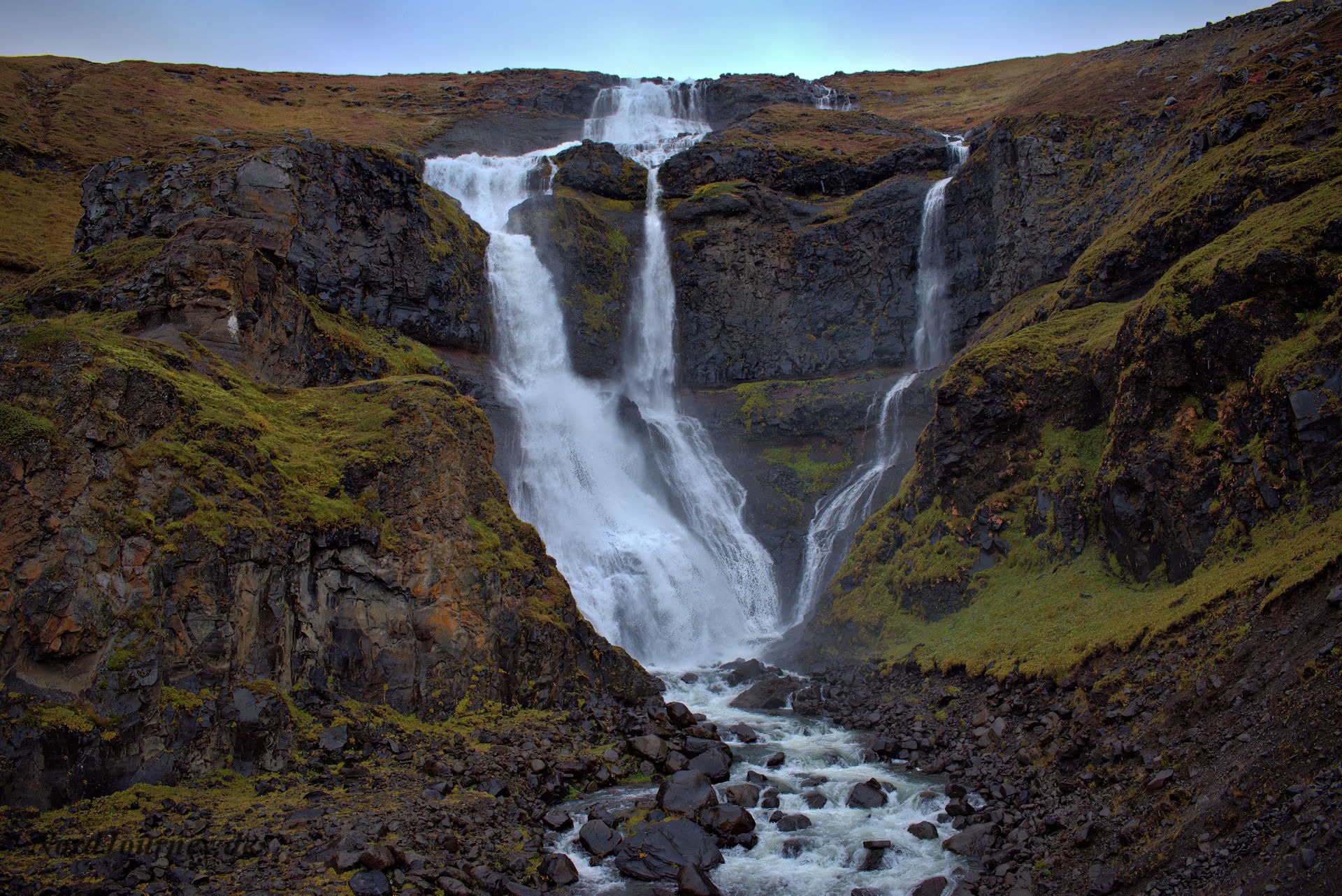 Rjúkandafoss: Entdecke Islands verstecktes Wasserfall-Juwel